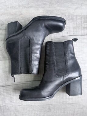 Nine West Black Leather Chelsea Block Heel Ankle Boots